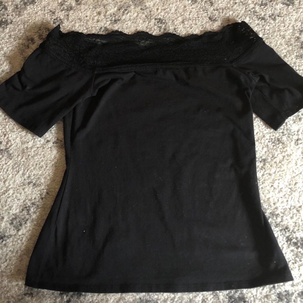 Off-the-shoulder short sleeve black top L